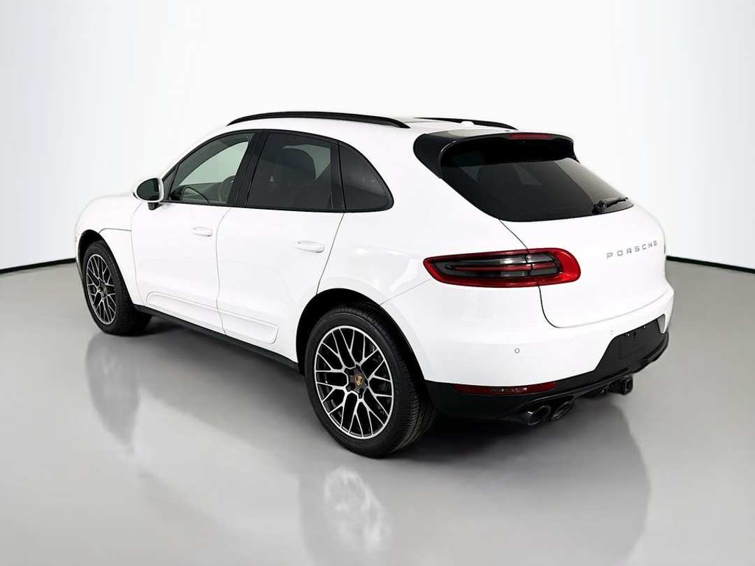 2018 Porsche Macan Sport Edition - Image 3