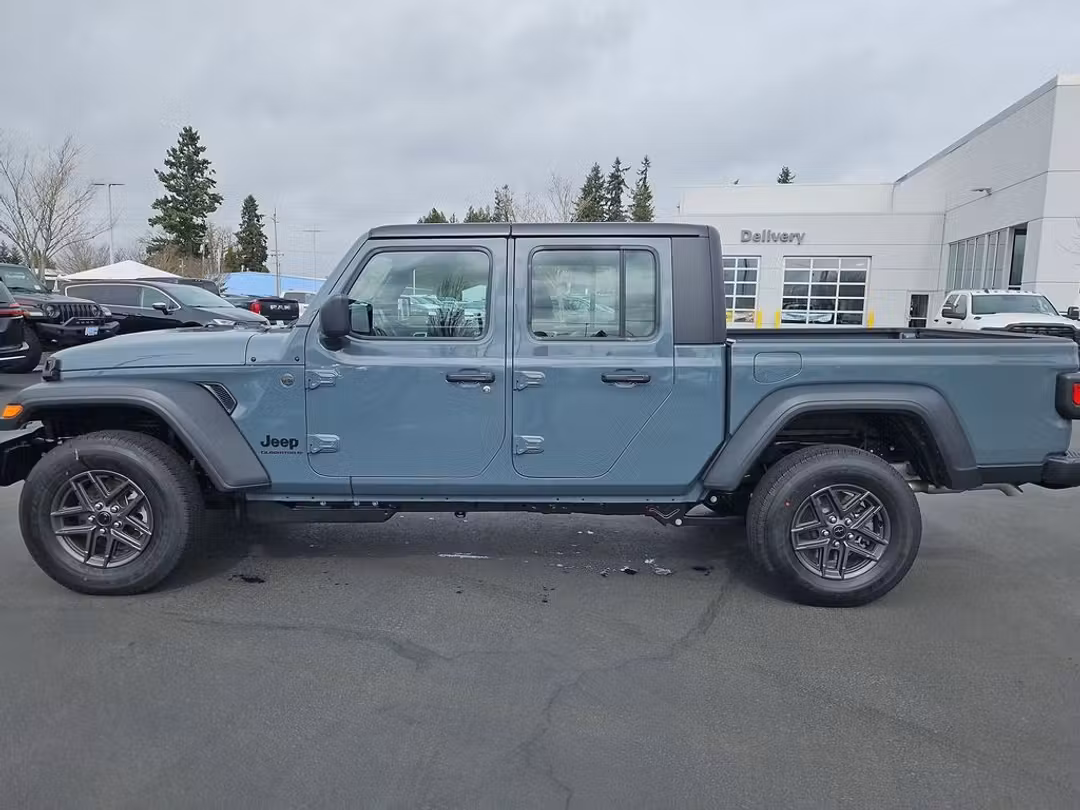 2026 Jeep Gladiator Sport - Image 3