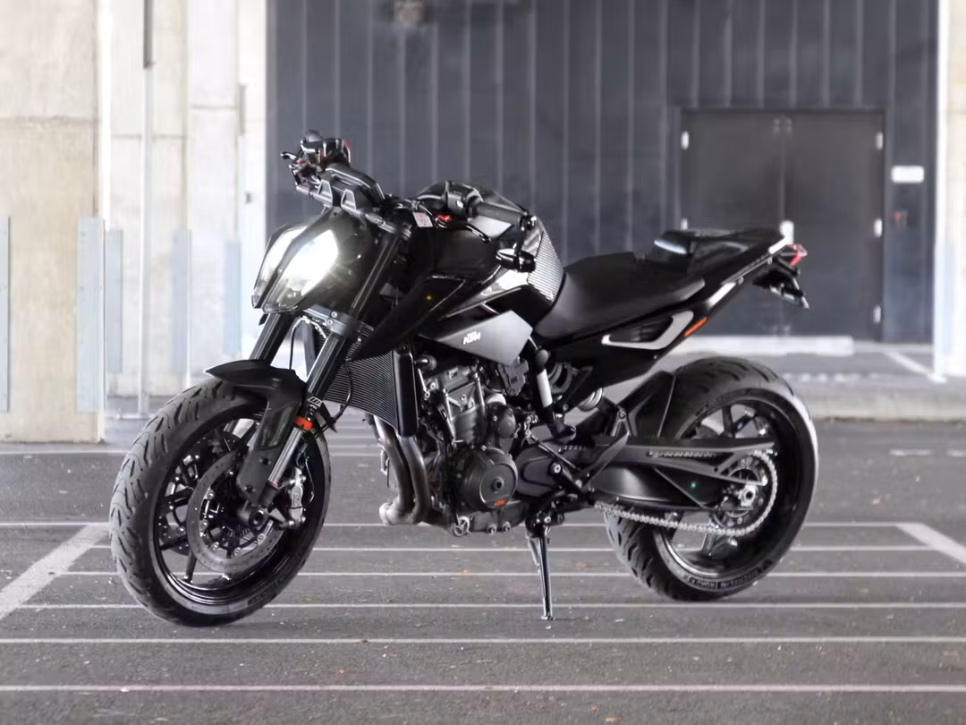 2022 KTM 890 Duke - Image 2