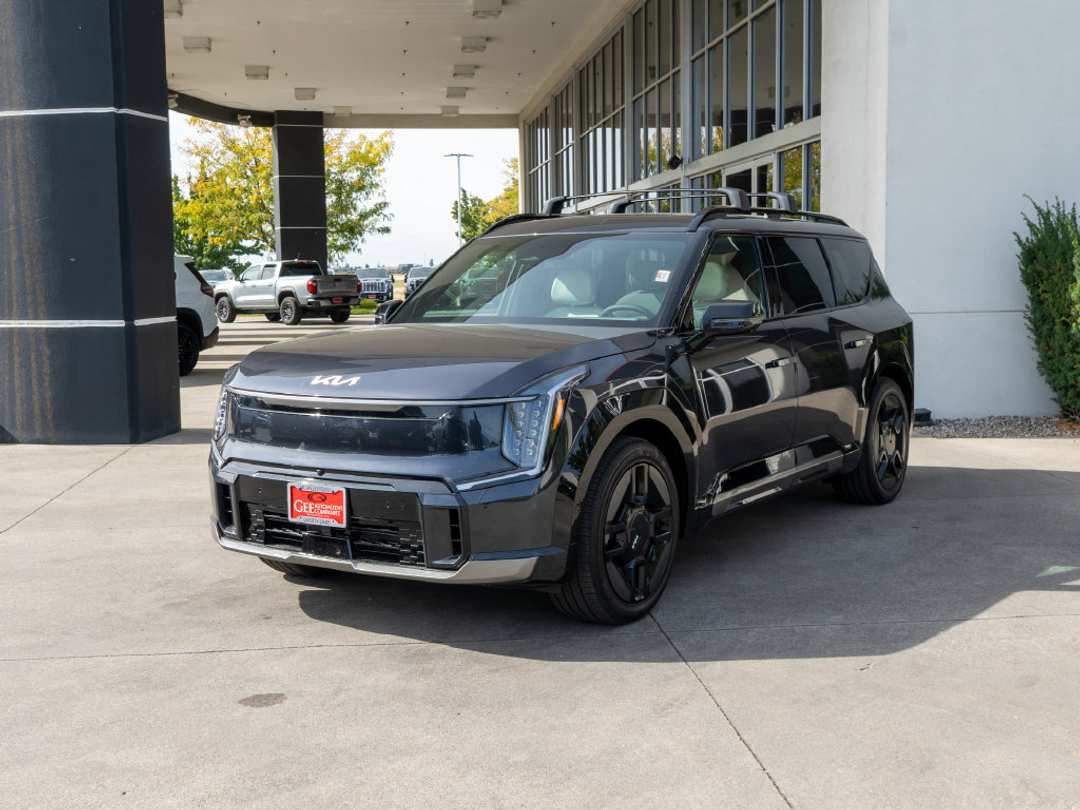 2026 Kia Ev9 GTLine - Image 3