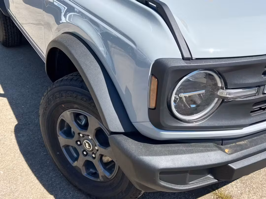 2026 Ford Bronco Big Bend - Image 2