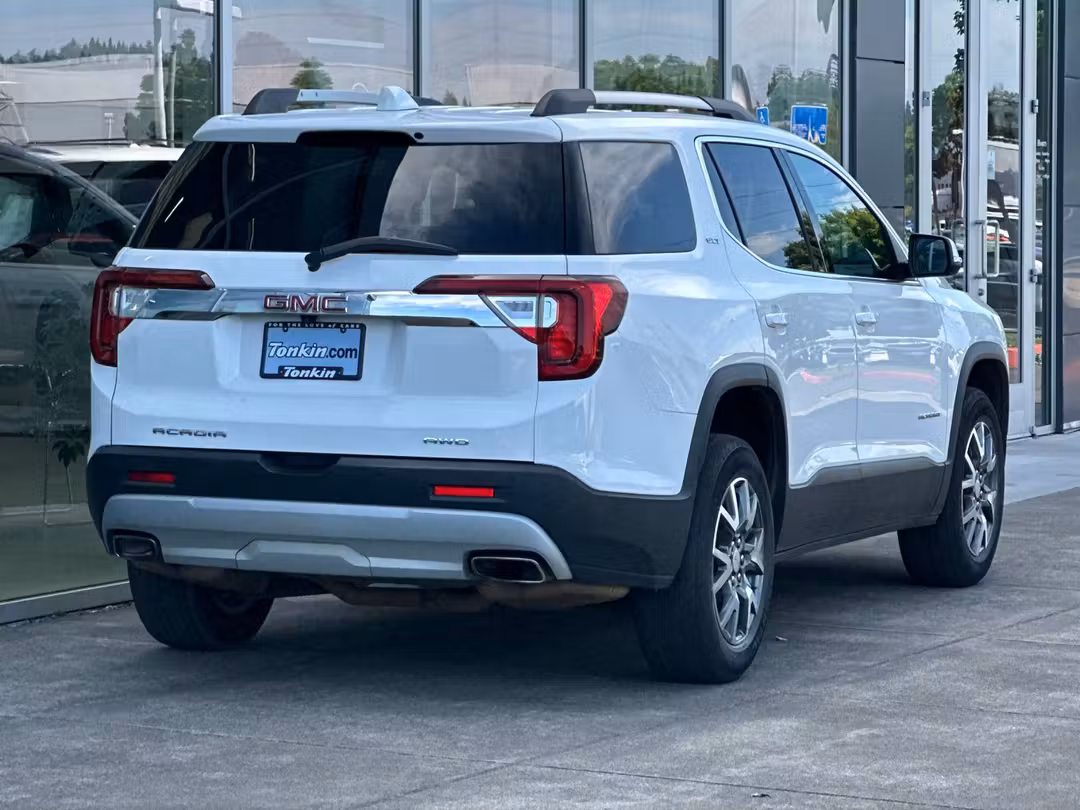 2023 GMC Acadia SLT - Image 3