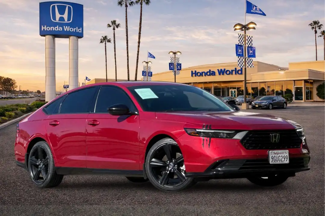 2023 Honda Accord Hybrid SportL - Image 2