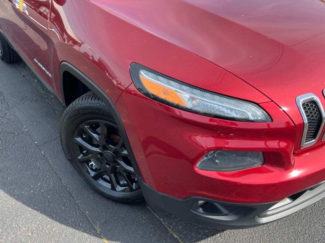2014 Jeep Cherokee Latitude - Image 2