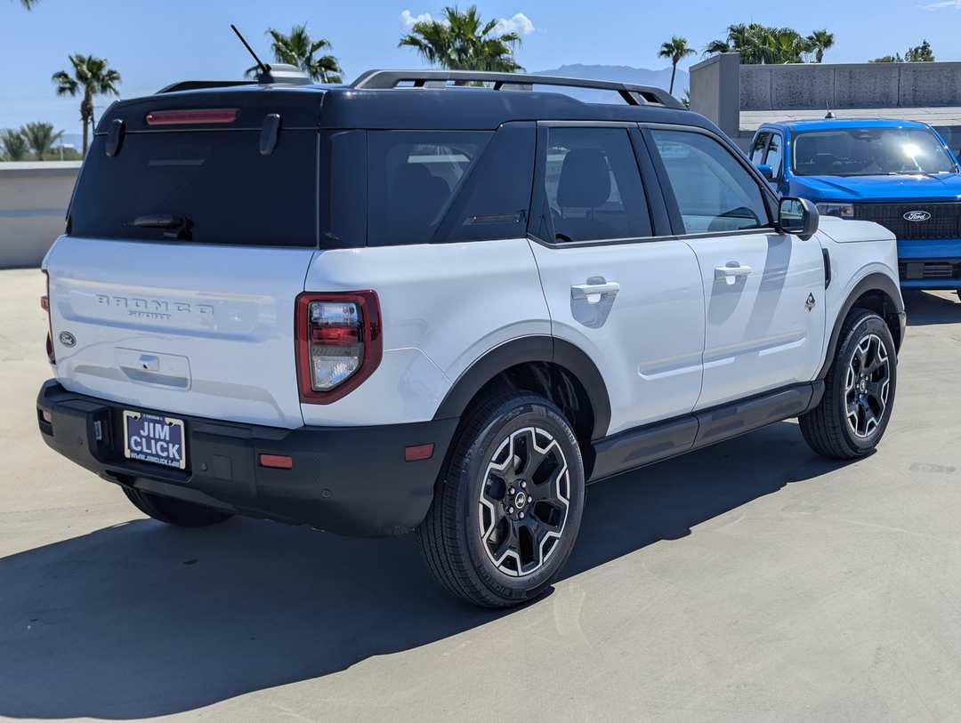 2026 Ford Bronco Sport Outer Banks - Image 2