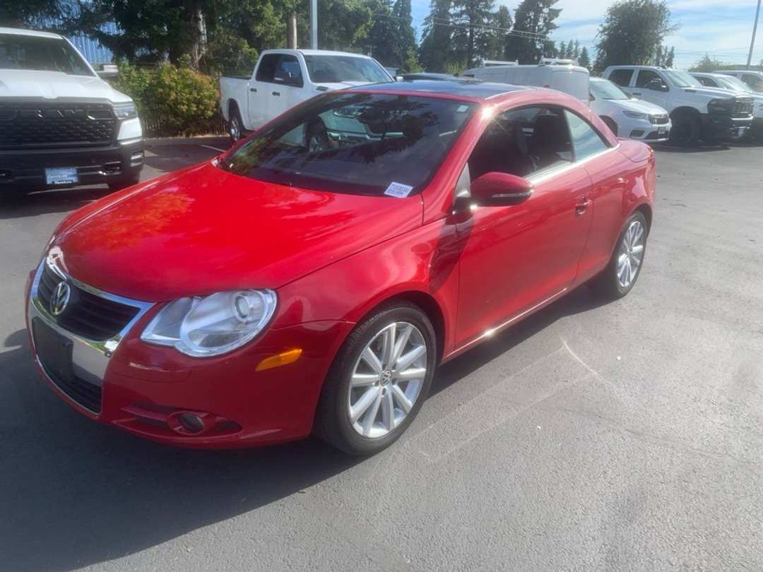 2010 Volkswagen Eos Komfort Edition - Image 2