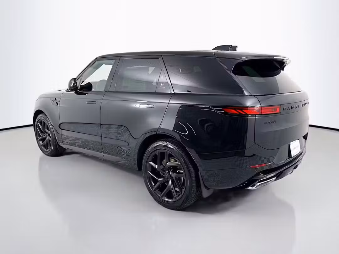 2026 Land Rover Range Rover Sport Dynamic SE - Image 3