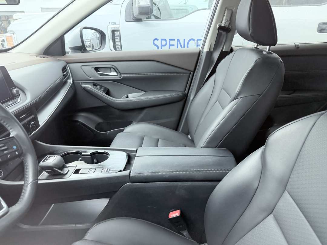 2023 Nissan Rogue SV - Image 2