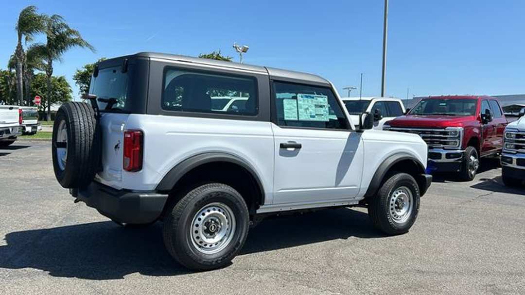 2026 Ford Bronco Base - Image 3