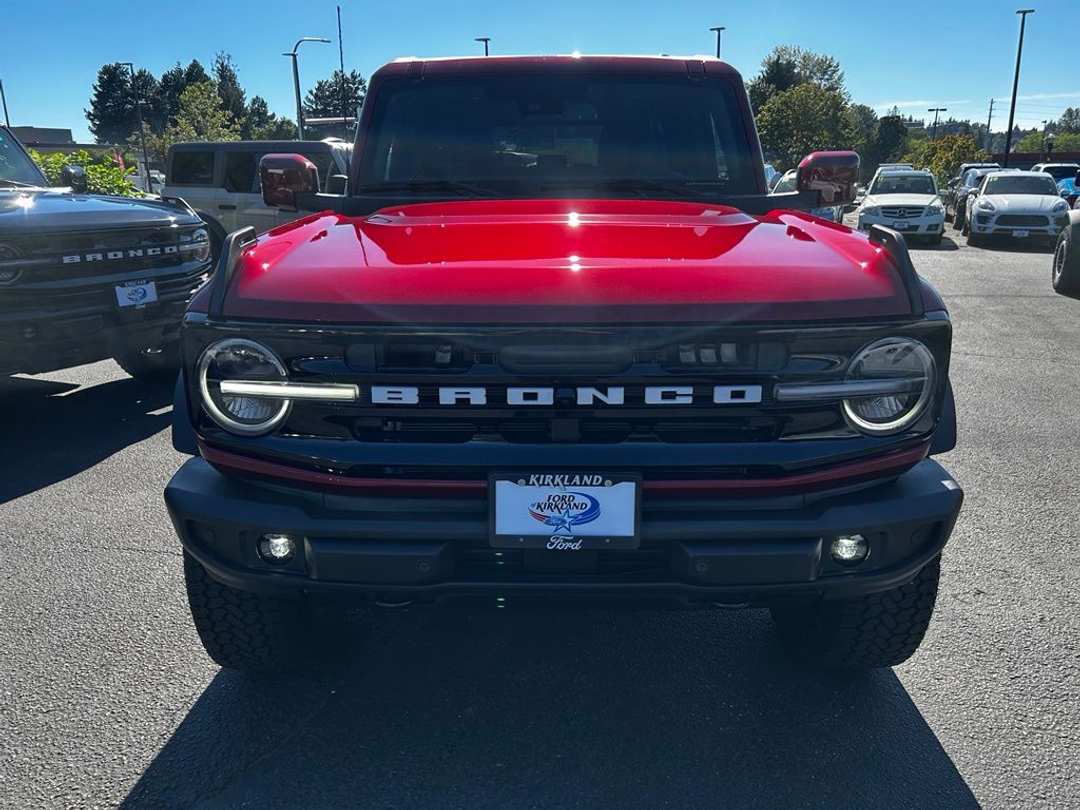 2026 Ford Bronco Outer Banks - Image 3
