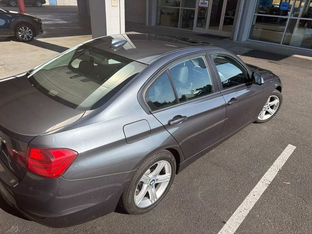 2013 BMW 3 Series 328i xDrive - Image 3
