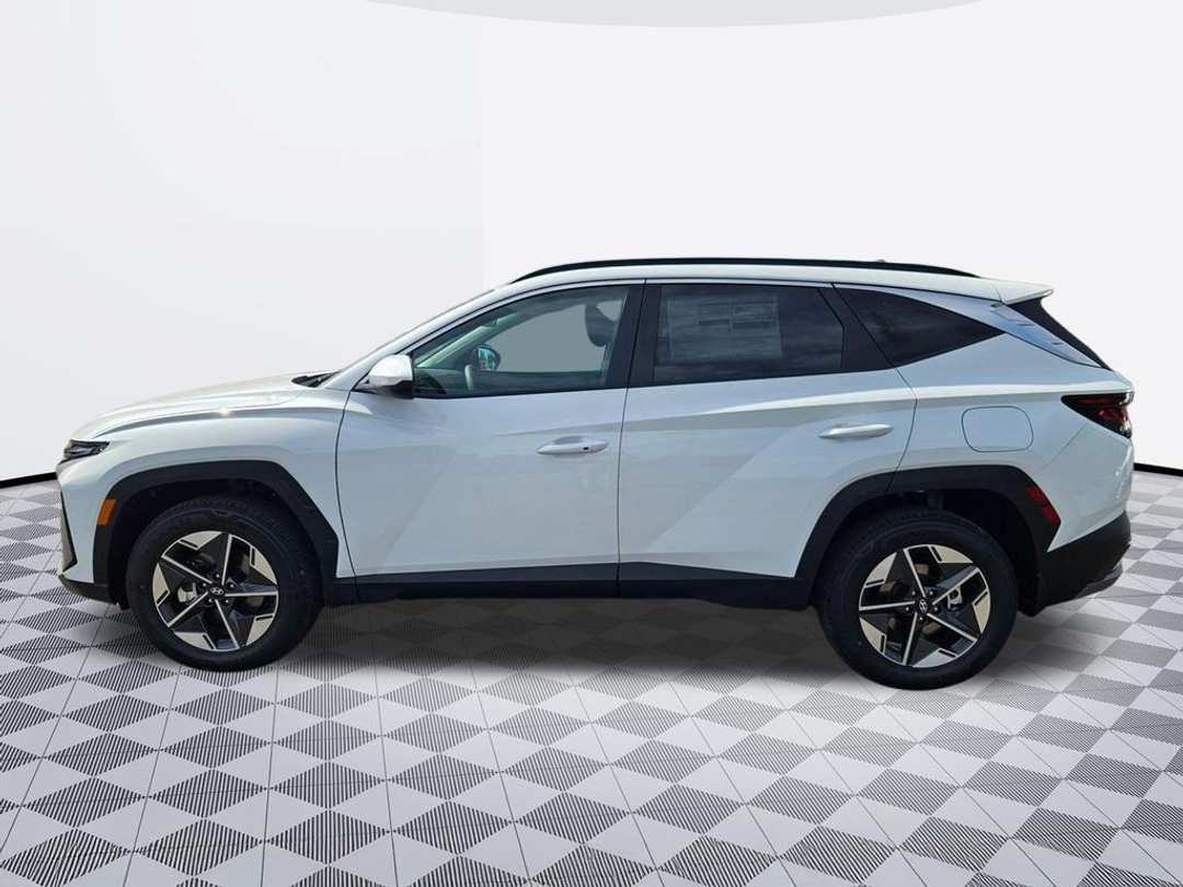 2026 Hyundai Tucson Hybrid SEL - Image 3