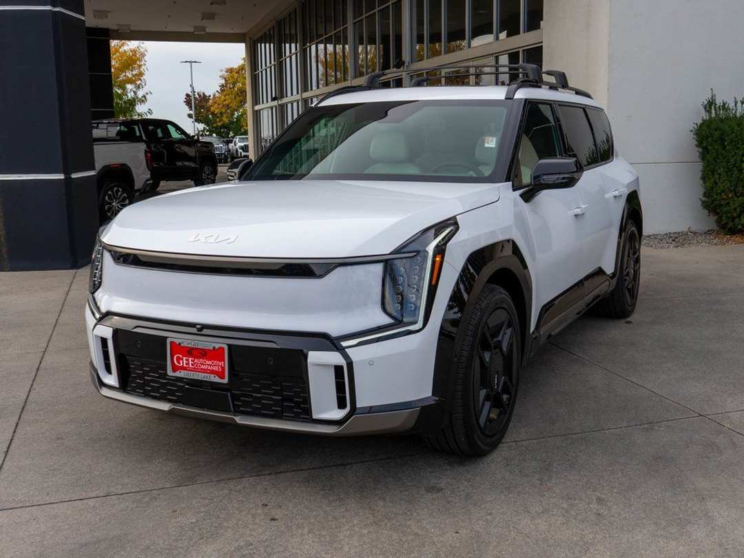 2026 Kia Ev9 GTLine - Image 3