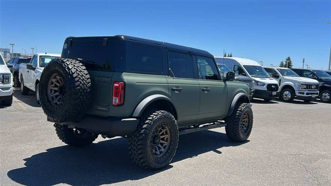 2026 Ford Bronco Big Bend - Image 3