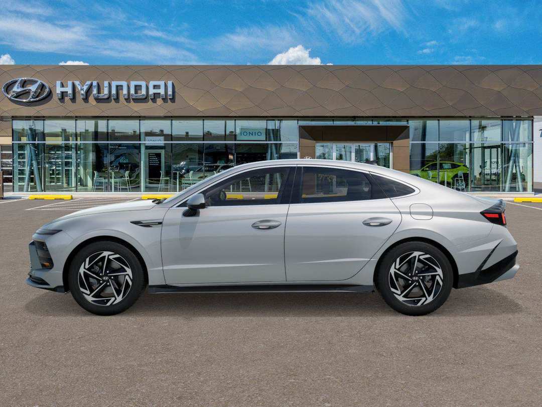 2026 Hyundai Sonata SEL Sport - Image 3