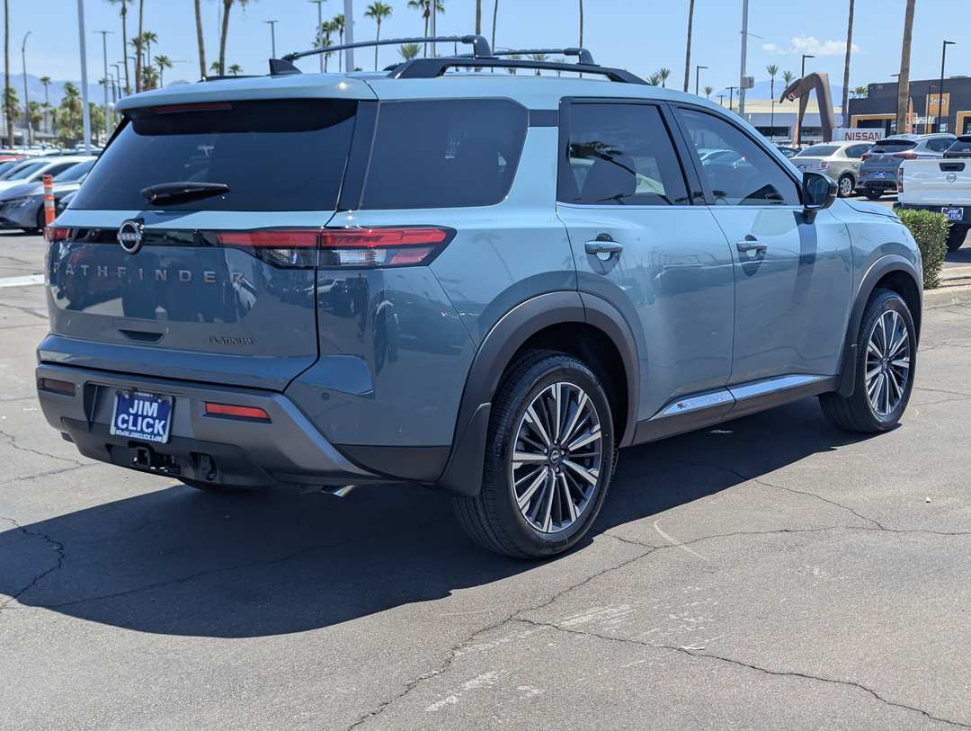 2026 Nissan Pathfinder Platinum - Image 2
