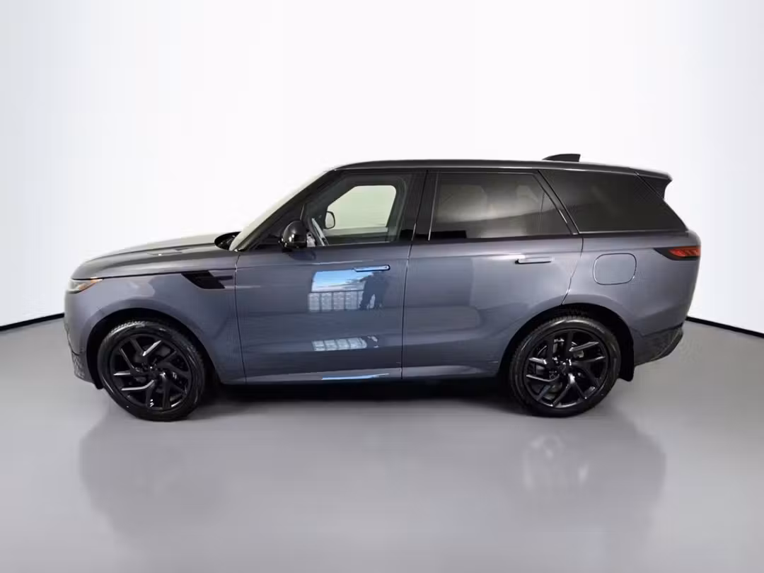 2026 Land Rover Range Rover Sport Plug-In Hybrid Dynamic SE - Image 2