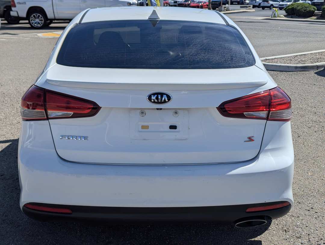 2017 Kia Forte S - Image 3