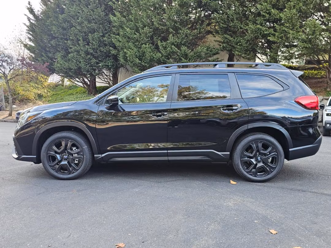 2027 Subaru Ascent Onyx Edition Touring - Image 2