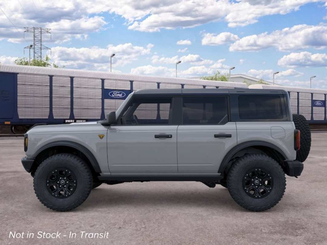 2026 Ford Bronco Badlands - Image 3
