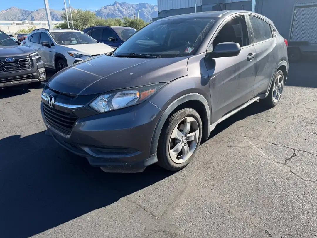 2017 Honda HR-V LX - Image 3