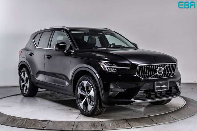 2025 Volvo Xc40 B5 Core