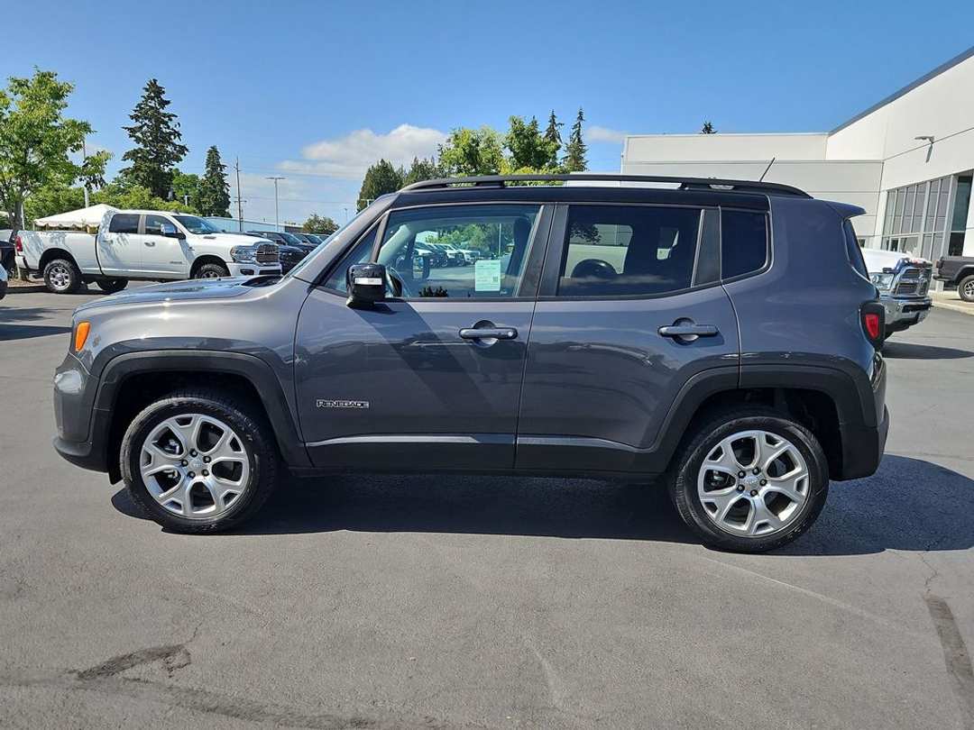 2023 Jeep Renegade Limited - Image 3