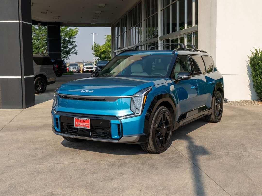 2026 Kia Ev9 GTLine - Image 3