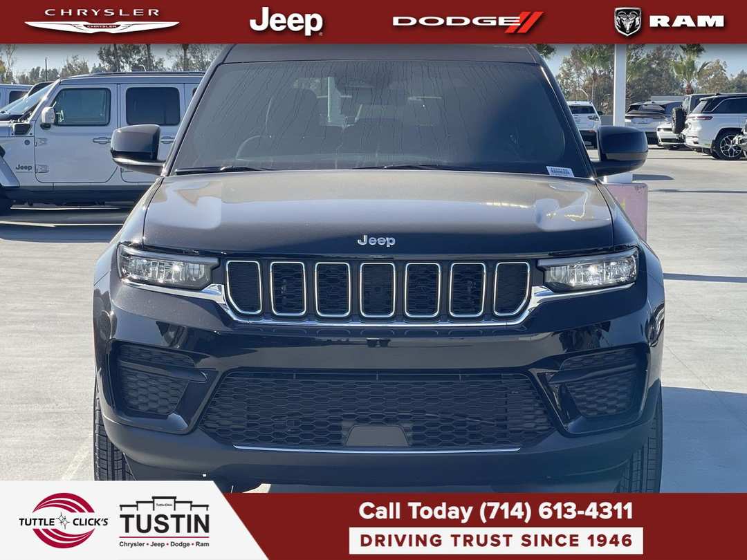 2026 Jeep Grand Cherokee Laredo X - Image 2
