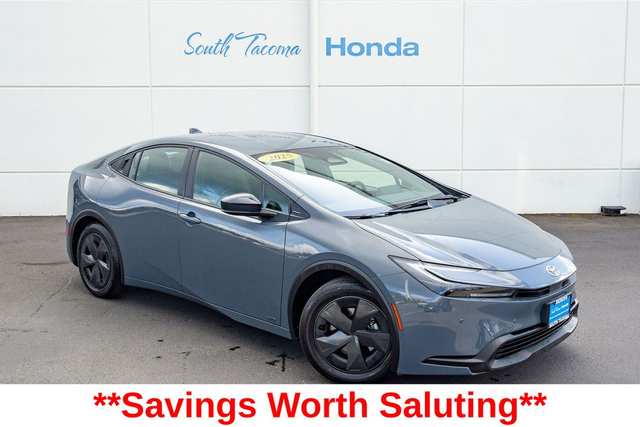 2025 Toyota Prius LE