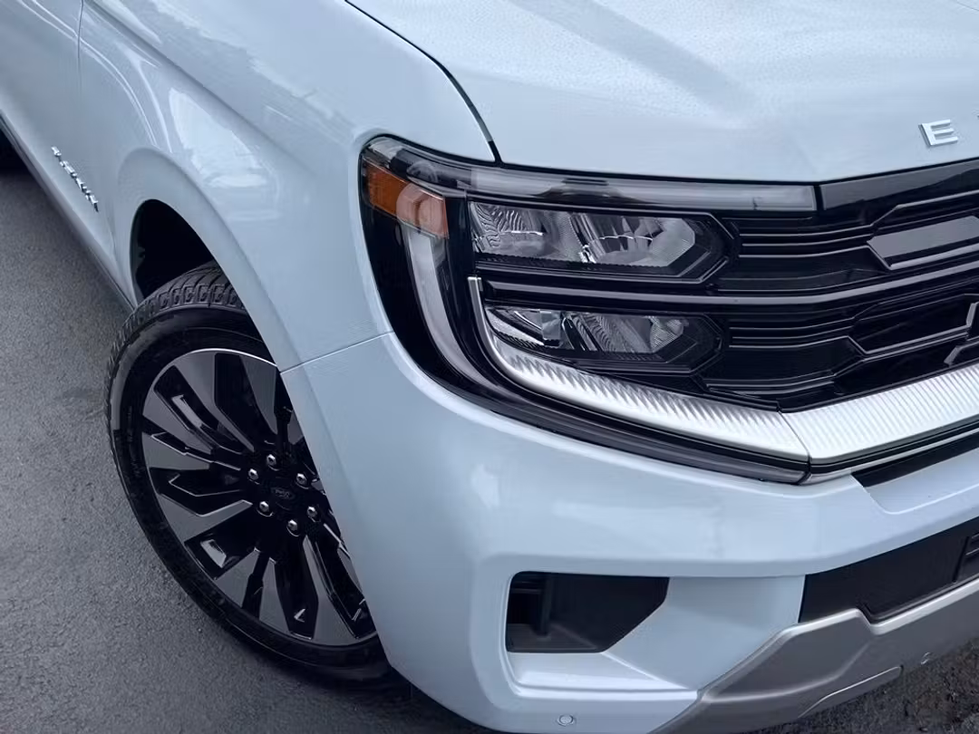 2026 Ford Expedition Max Platinum - Image 2