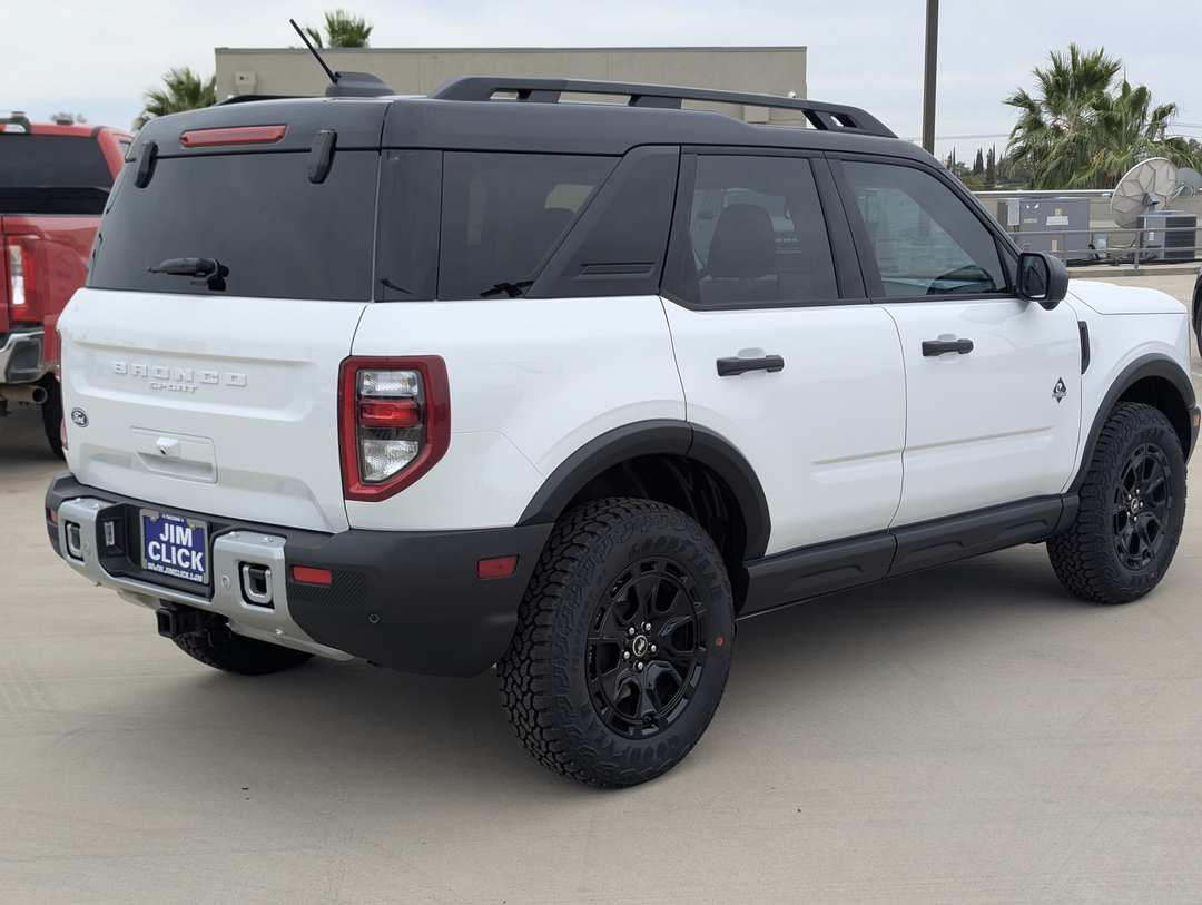 2026 Ford Bronco Sport Outer Banks - Image 2