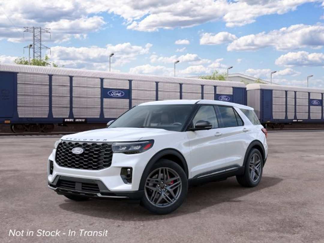 2027 Ford Explorer STLine - Image 2