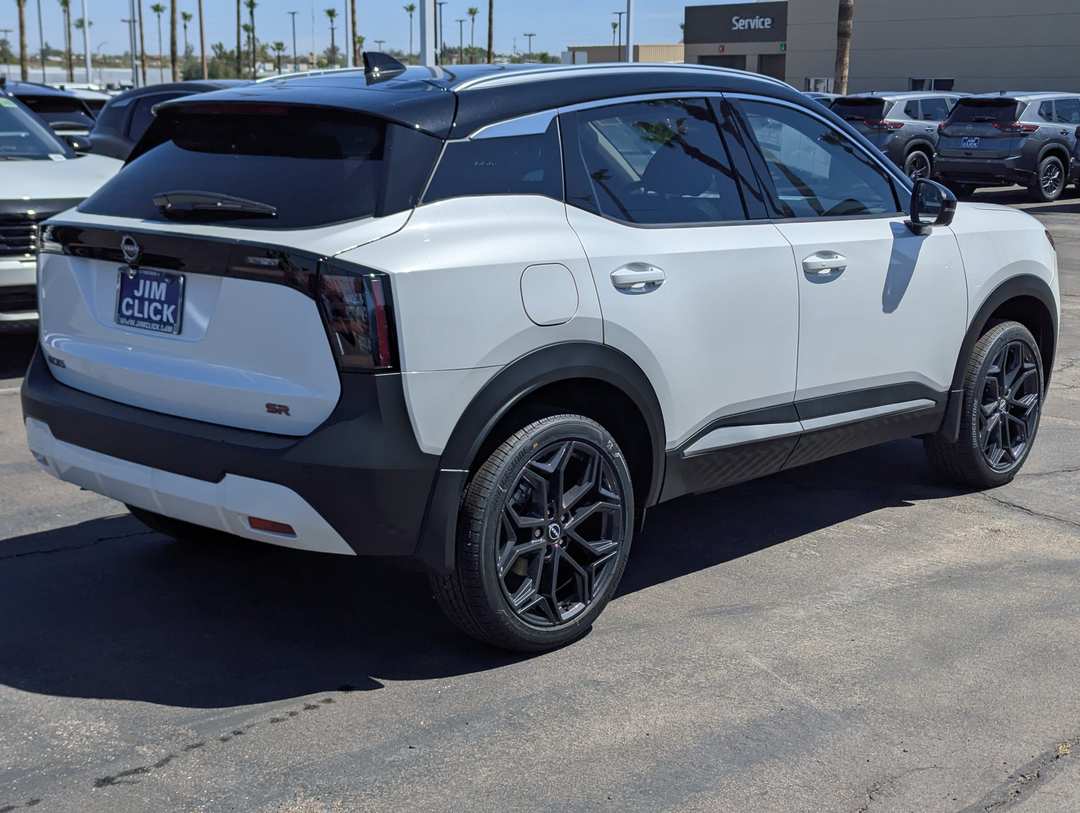 2026 Nissan Kicks SR - Image 2