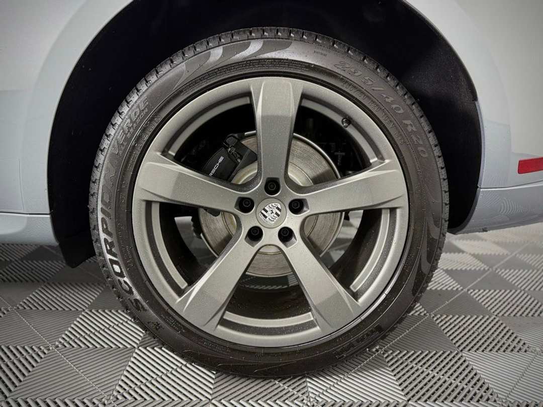 2026 Porsche Macan T - Photo 15