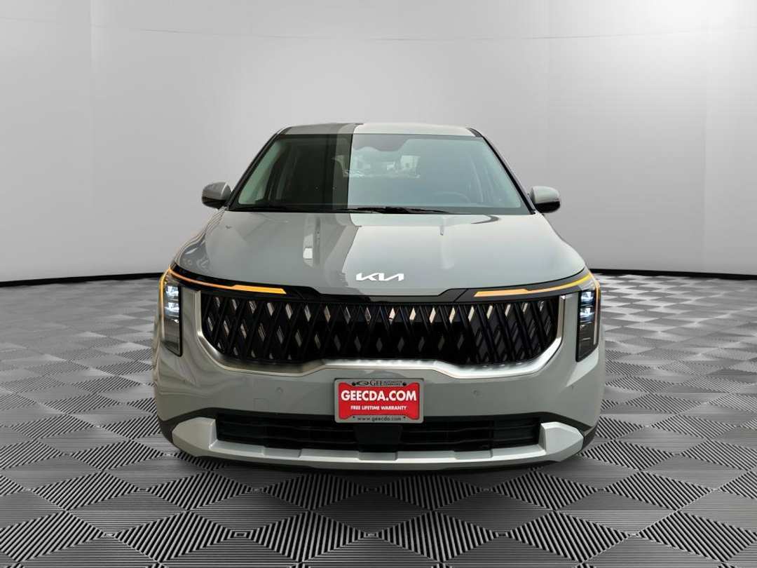 2027 Kia Carnival LXS - Image 2