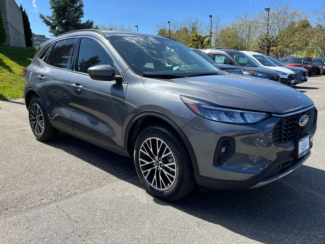 2023 Ford Escape Plug-In Hybrid Base - Image 3