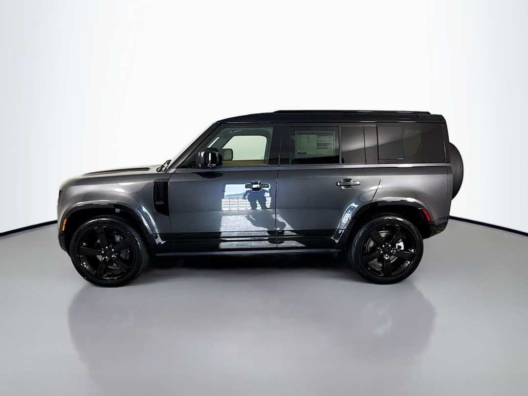 2026 Land Rover Defender 110 XDynamic SE - Image 2