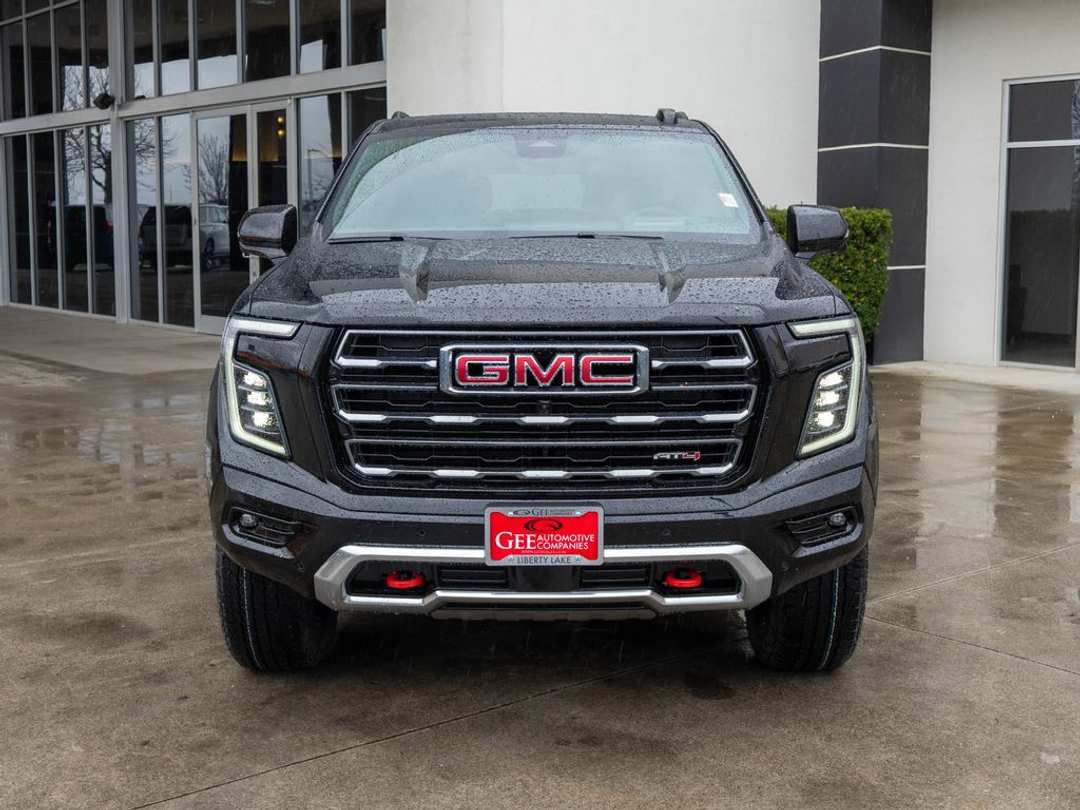 2026 GMC Yukon AT4 - Image 2