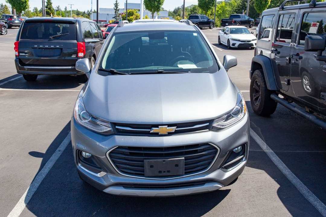 2019 Chevrolet Trax LT - Image 2