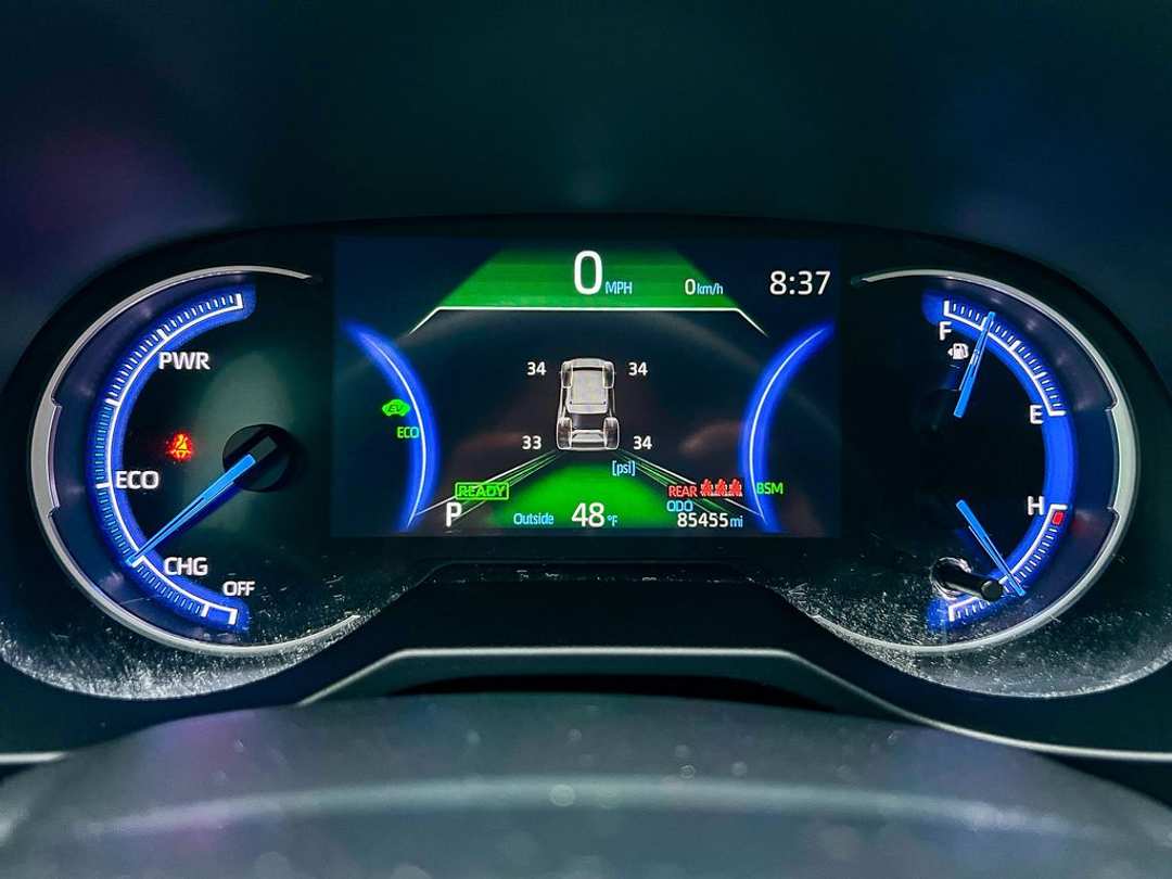 2023 Toyota Rav4 Hybrid XSE - Image 3