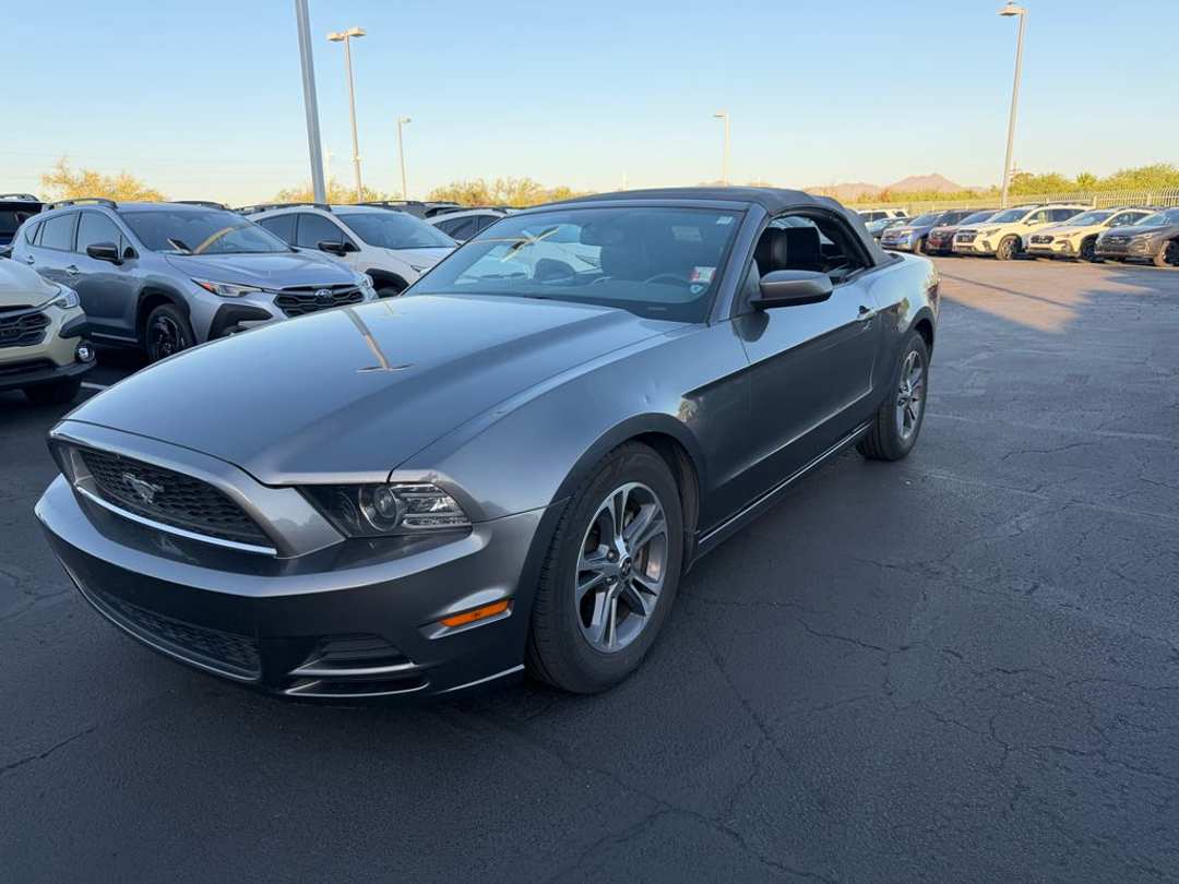 2014 Ford Mustang V6 Premium - Image 3
