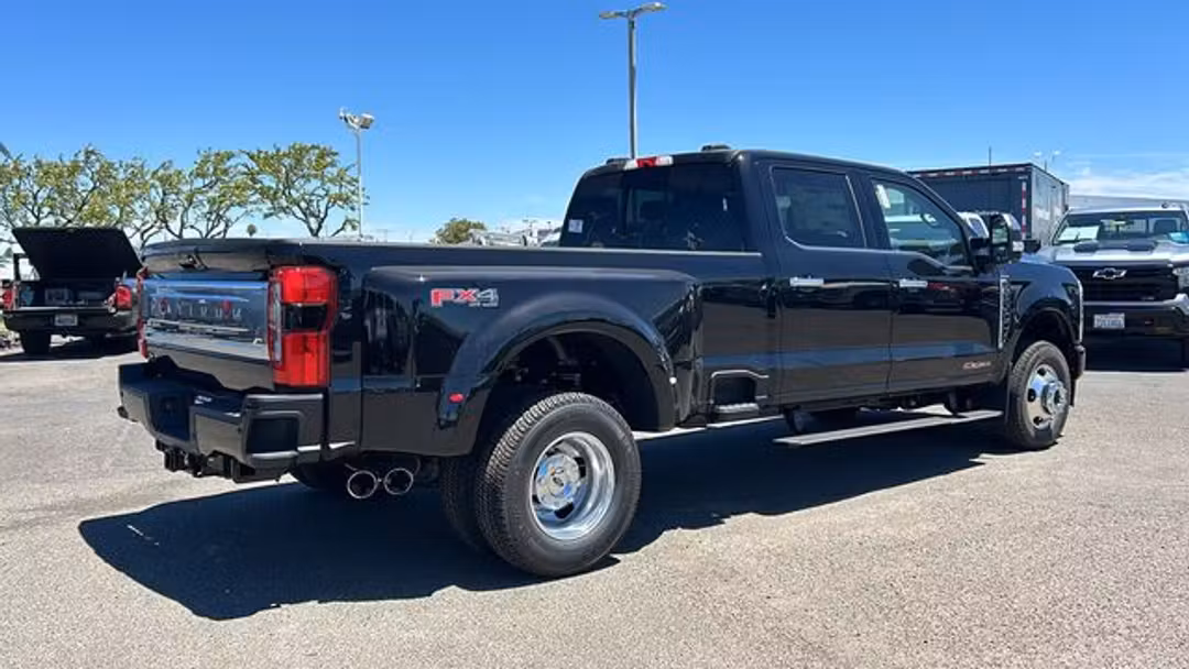 2026 Ford F-350Sd Platinum - Image 3