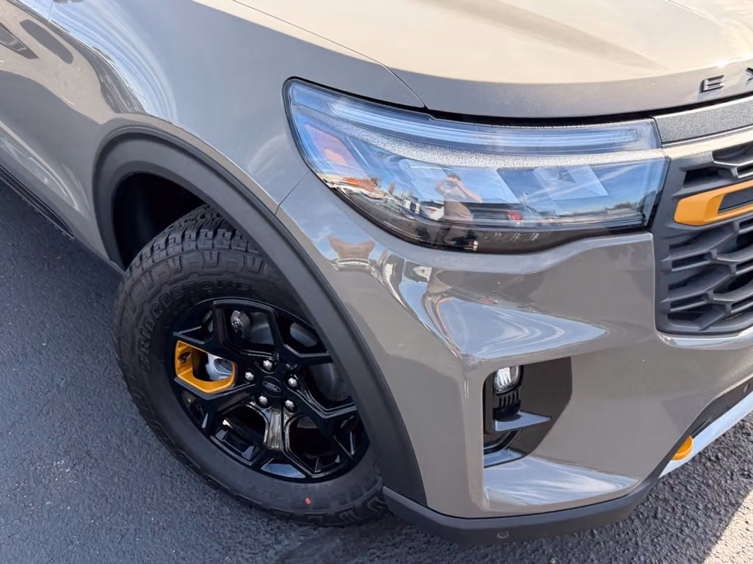 2027 Ford Explorer Tremor - Image 2