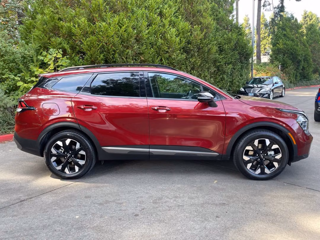 2024 Kia Sportage Plug-In Hybrid XLine - Image 3