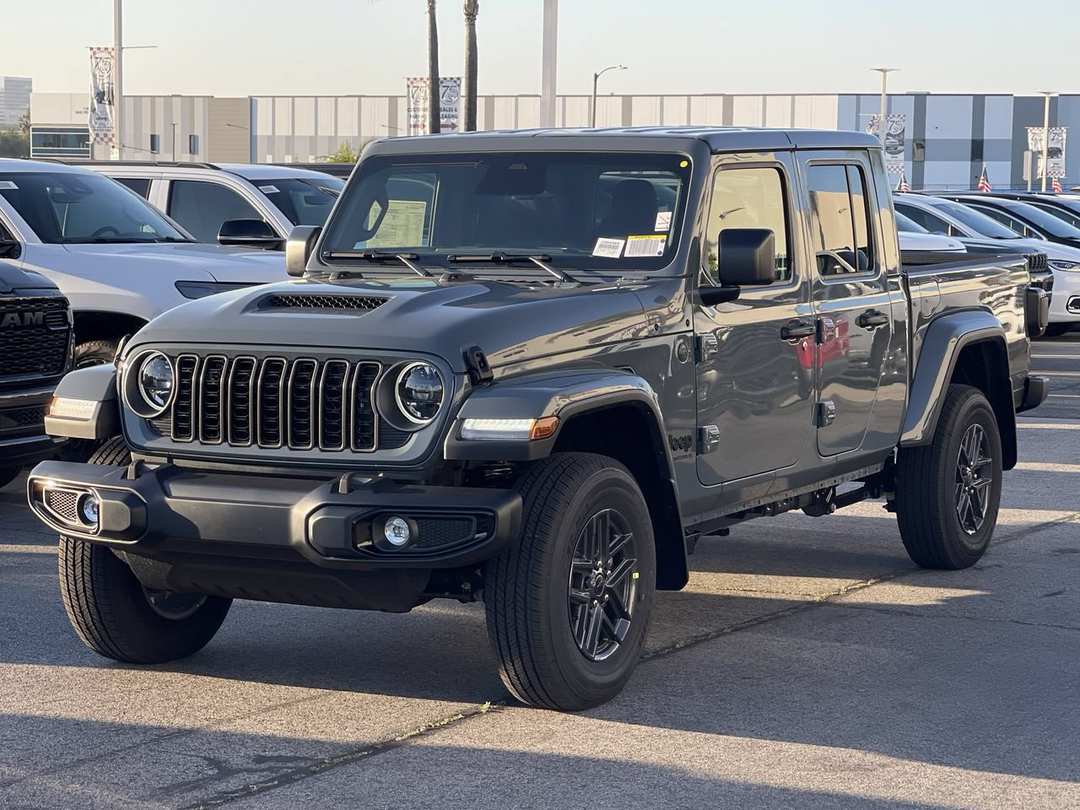 2026 Jeep Gladiator Sport S - Image 3