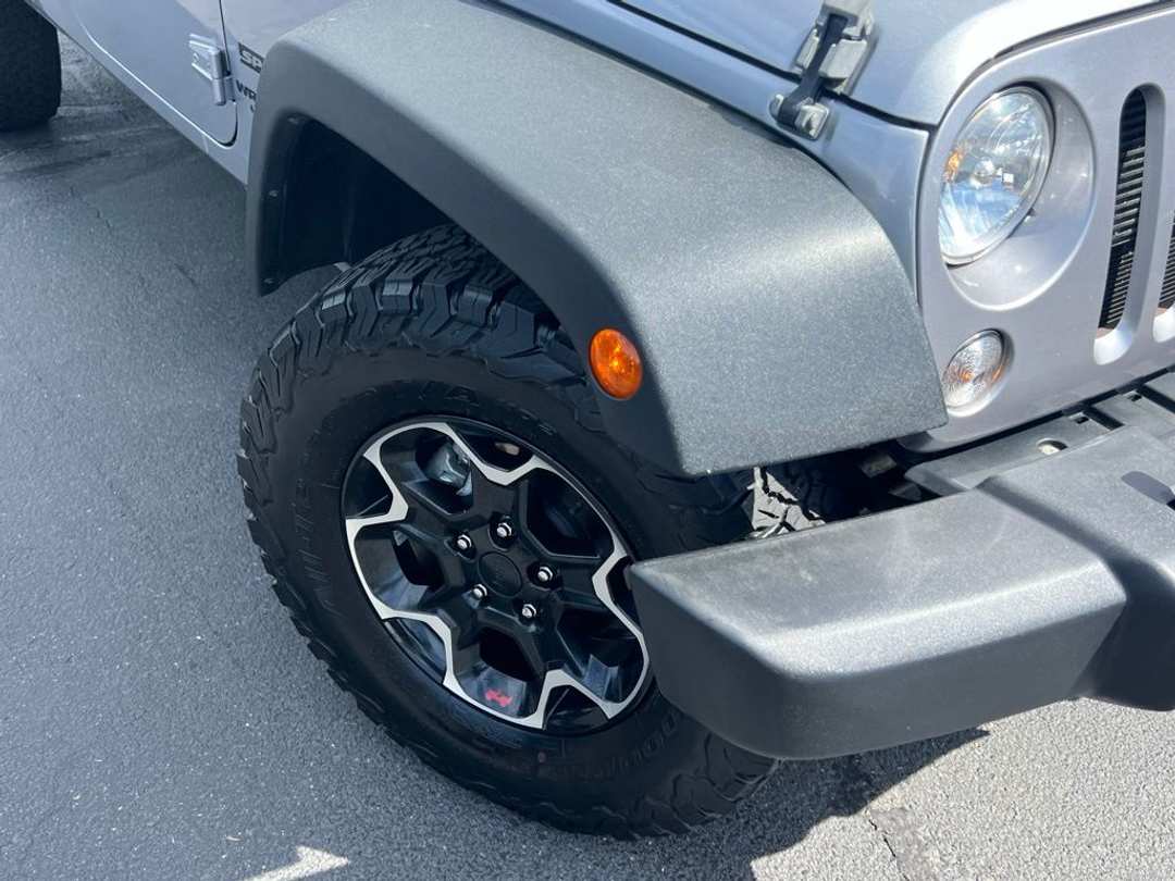 2017 Jeep Wrangler Unlimited Sport - Image 3