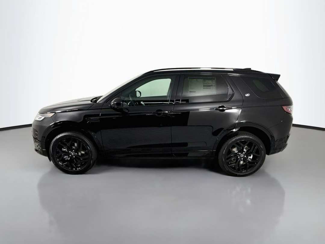 2026 Land Rover Discovery Sport Landmark - Image 2