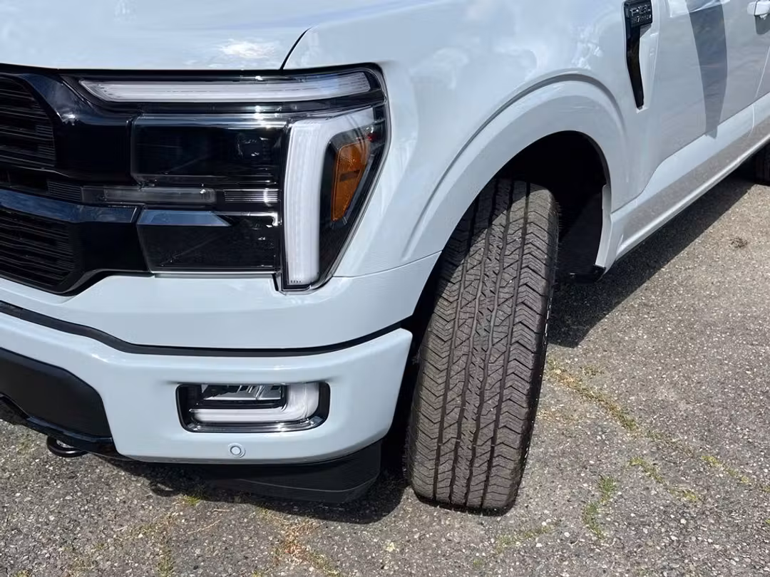 2026 Ford F-150 Lariat - Image 3