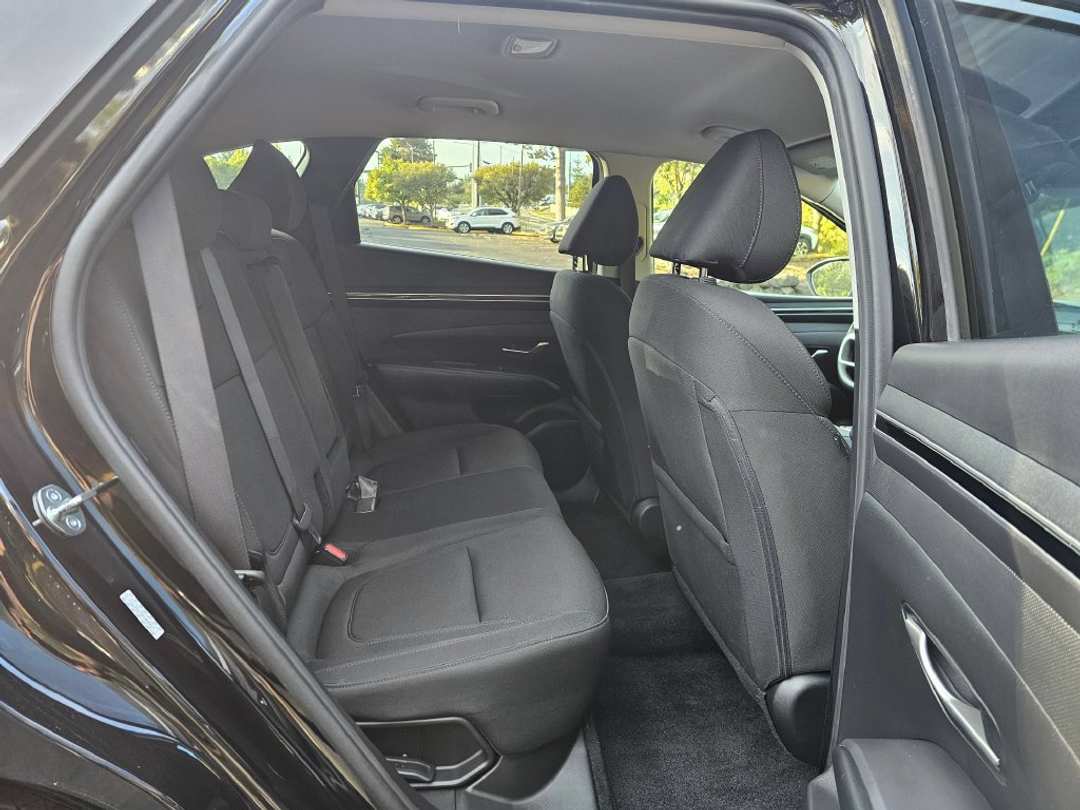 2023 Hyundai Tucson Plug-In Hybrid SEL - Image 3